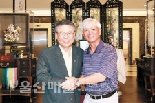 박 시장, 칸호아성장과 의견 교류