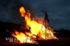 울산 곳곳서 달님 ! 올해도 무사태평을...