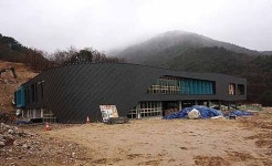 복합웰컴센터 건립공사 재개