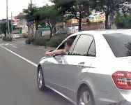 들이받고, 욕하고, 가로막고… 운전자 생명위협 도 넘어