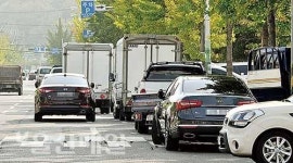 농수산물도매시장 주변도로 불법 이중주차 몸살