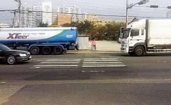 갓길 보행 아슬아슬…교통사고 무방비 노출