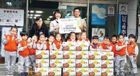 꼬마성어린이집, 홀로 어르신에 김장 김치 전달