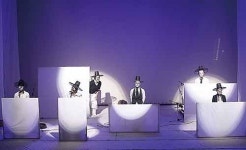 이봐 김서방 도깨비 시선으로 바라본 전쟁…탈춤 몸짓 환생   남도천지밥 밥 해학 풍자…전통연희 버무린 파격 마당극