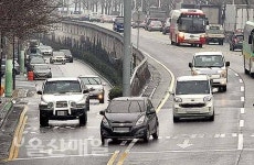 번영교 남교차로 불법 우회전…사고나면 어쩔라고