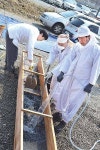 울산 쇠부리 고대 원형로 복원실험 본격화 추진단, 철광석 세척·선광 작업 완료