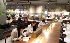 도서관 같은 북카페