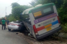 음성서 시내버스-승용차 충돌