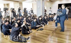 관광버스 참사 유족 첫 수사브리핑… 수사 진행중 내용 공표할 수 없어알맹이 빠진 브리핑에 분개한 유가족 태화관광 대표 구속하라