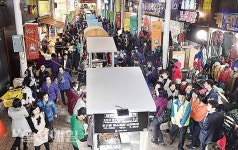 울산 첫 상설 야시장 울산큰애기야시장 개장첫날 10만여명 몰려 4,500여만원 수익 대박 예감