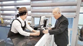 5월은 가정의 달 하나의 가정으로 자리잡은 1인 노인가구 경로당서 일상·여가생활 공유…사회활동·봉사 참여도