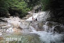 폭포수 흐르는 무릉도원… 영남알프스 속으로 시원한 여행