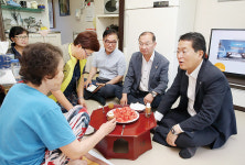 서동욱 남구청장, 폭염 취약 독거노인 방문