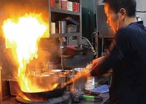 [울산맛집-영상] 쫄깃한 면발에 해물 가득 얼큰한 국물불맛까지 더하니 이것이 명품짬뽕