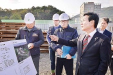 신장열 군수, 웅촌문화복지센터 건립공사 현장 방문