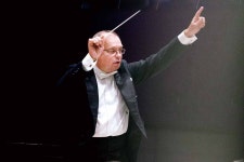 마르티누 체코 필하모닉 오케스트라 내한공연 성료 고아하고 수수…물결치는 현악의 향연 황홀한 무대