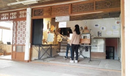 창생전 열린 장생포 신진여인숙 가보니 고래잡이 성행 시절 건물…저마다 추억 아련