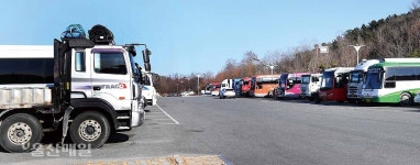 공원주차장이 대형차 차고지 전락