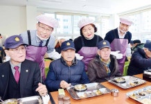 시의원, 동구 보훈복지회관 급식봉사