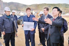 신장열 군수, 웅촌문화복지센터 건립 현장 점검