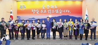 울산 중구, 환경·위생분야 유공자 발굴 표창 격려...환경·위생업무 유공 영업주와 종사자 37명과 5개 단체 구청장 표창