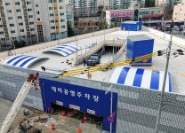구영리 공영주차장 보행출입구, 상가 밀집지 반대편에 설치
