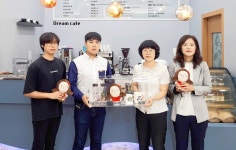 울산 중구청 내 드림카페서 울산큰애기 상품 판매 실시