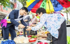 이동권 북구청장, 전통시장 이용 홍보