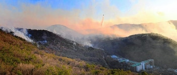 건조·강풍 특보 울산 산불 확산…진화 헬기 추락, 1명 실종