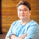 이승헌 한의학박사  자기헌신 펴내