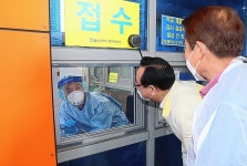 송철호 시장, 코로나19 선별진료소 근무자 격려