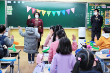 울산 학교, 개학·정상수업…코로나19에 소규모 입학식