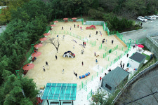 울산 동구 봉화재 반려견 놀이터, 견주 가족 발길 이어져