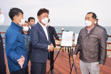 이선호 울주군수, 서생면 나사리 일원 해안산책로 조성 공사현장 방문