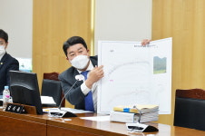 울산 울주군 범서 사연리 도로는 왜 휘어졌을까