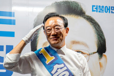 김두겸 길었던 정치 공백 불안...송철호 벽을 넘는 담쟁이 비유, 각자 속내 털어놔