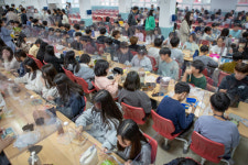 밥 대신 빵 급식 … 학비연대 冬鬪 학부모 분통