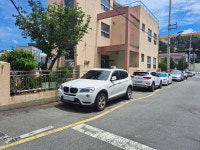 경로당 골목마다 주차선 … 대놓고 거주자 우선 표시도
