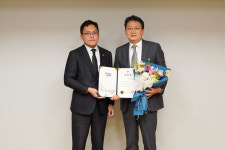 부산백병원 안과 양재욱 교수, 의료산업 발전 유공자 표창 수상