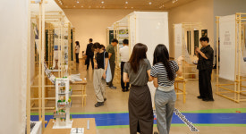 울산 젖줄 태화강 배경 역동적 아이디어 눈길 ... 관람객 발길 이끌지 못한 실내 행사 아쉬움