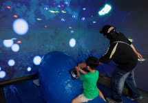 어르신도 아이도 들썩···고래의 선물 행복 보따리