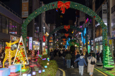 연말 밝히는 디자인거리 불빛, 위로 깃들길