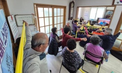 [ 소소한 만능배달꾼 3]추억을 오리고 붙이고… 옛날 이야기 다 나오네 경로당의 변신