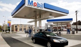 최악의 원유 유출 사고에도 건재한 석유회사 엑슨모빌 Exxon Mobil