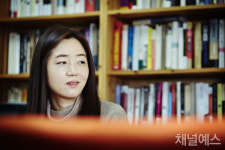 황보름 “책 때문에, 더 단단하게 덜 흔들리며 삽니다”