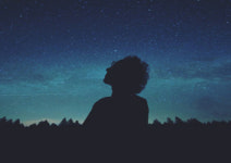 [이승한의 얼굴을 보라]도널드 글로버의 눈 : 얼빠져 있지 마. 이게 세상이야