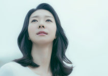 뮤지컬 <스모크>에서 무게감 있는 연기 선보이는 배우 윤소호