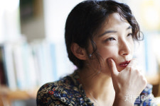정은 “책을 읽다 무지를 깨닫는 순간, 쾌감을 느껴요”