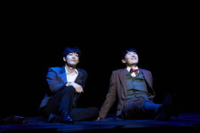 [윤하정의 공연 세상]창작가무극 <윤동주, 달을 쏘다.>의 푸르른 청년 김도빈