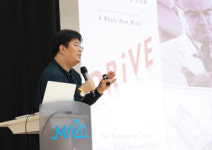 [작가와의 만남] 은유 “글쓰기, 삶의 옹호자가 되는 길”